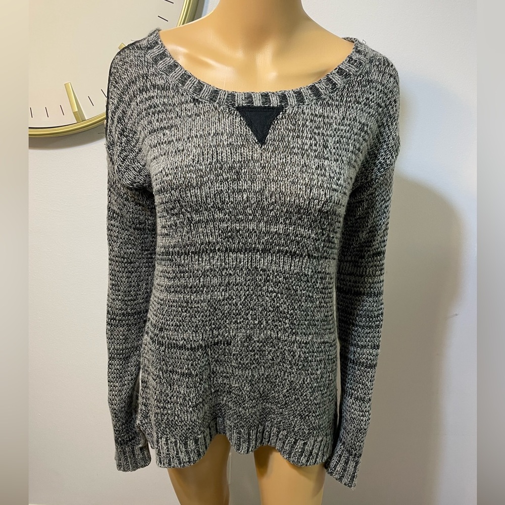 romeo and juliet knit sweater size M